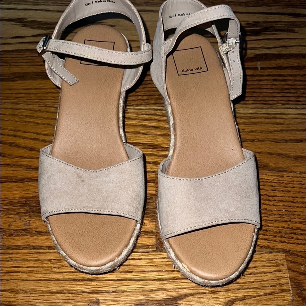 Dolce Vita beige wedge ankle strap sandal size 5
